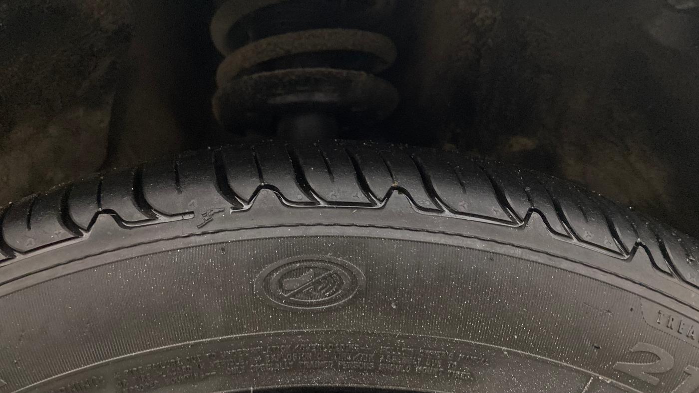 2023 MG HECTOR SAVVY PRO 1.5 TURBO CVT PETROL, Petrol, Automatic, 55,142 km, Right Front Tyre Tread