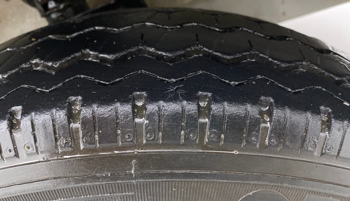 2020 Maruti Eeco 5 STR WITH A/C+HTR, Petrol, Manual, 20,032 km, Right Front Tyre Tread