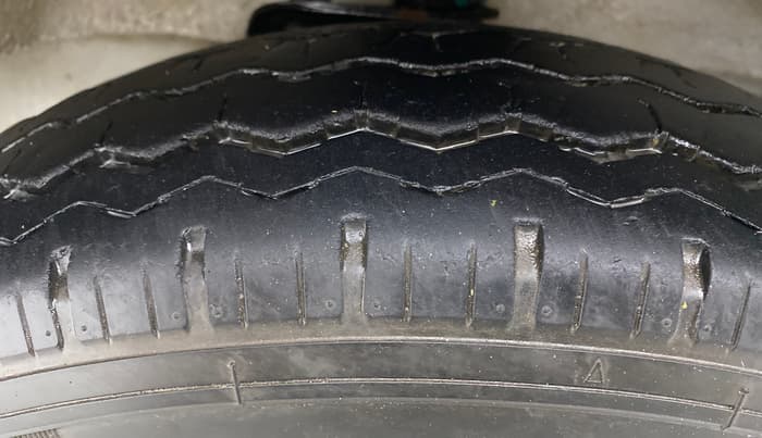 2020 Maruti Eeco 5 STR WITH A/C+HTR, Petrol, Manual, 20,032 km, Left Front Tyre Tread