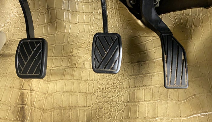 2020 Maruti Ciaz SIGMA 1.5 SHVS MT  PETROL, Petrol, Manual, 57,300 km, Pedals