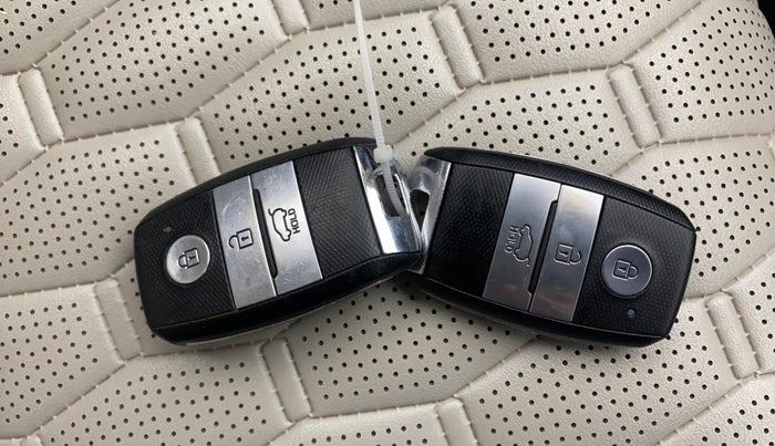 2021 KIA SELTOS HTX 1.5 PETROL, Petrol, Manual, 75,571 km, Key Close Up