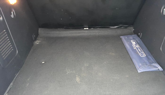 2019 Nissan Kicks XL DIESEL, Diesel, Manual, 1,01,126 km, Boot Inside