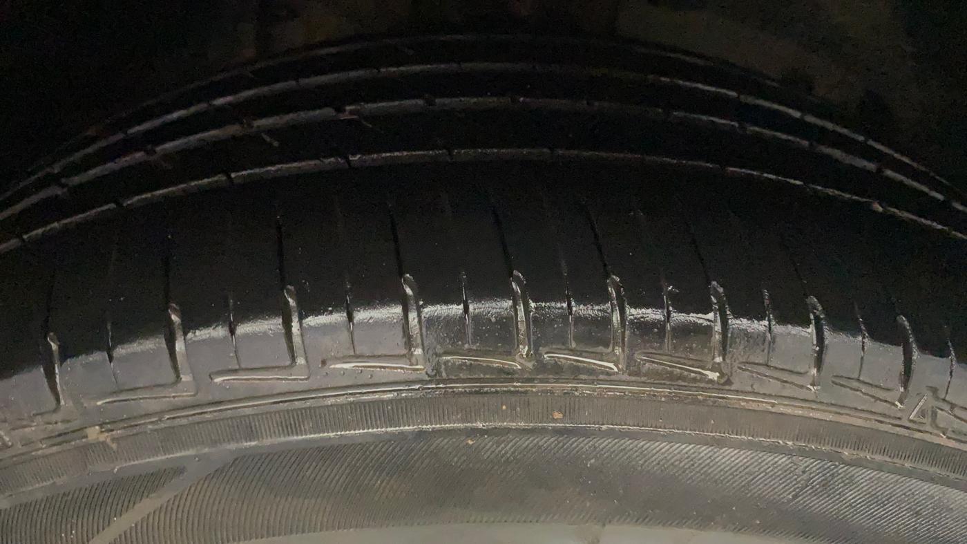 2019 Nissan Kicks XL DIESEL, Diesel, Manual, 1,01,126 km, Right Front Tyre Tread