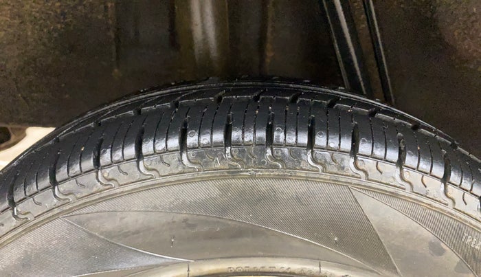 2016 Renault Kwid RXT 0.8, Petrol, Manual, 45,419 km, Right Rear Tyre Tread