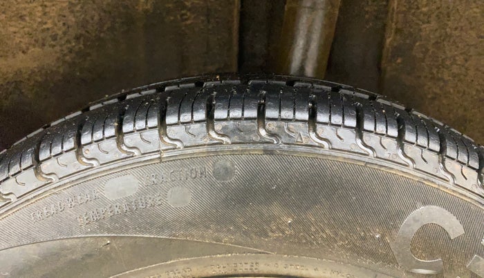 2016 Renault Kwid RXT 0.8, Petrol, Manual, 45,419 km, Left Rear Tyre Tread