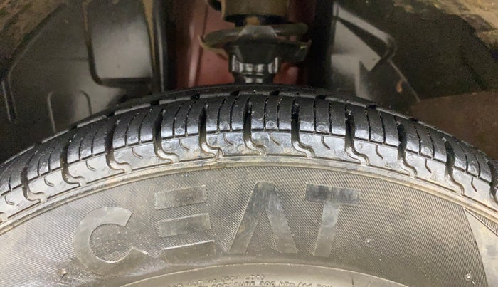 2016 Renault Kwid RXT 0.8, Petrol, Manual, 45,419 km, Left Front Tyre Tread