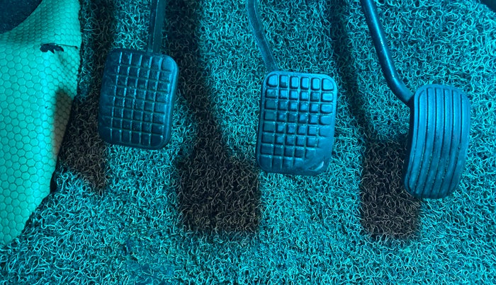 2018 Tata TIAGO NRG PETROL, Petrol, Manual, 1,17,010 km, Pedals