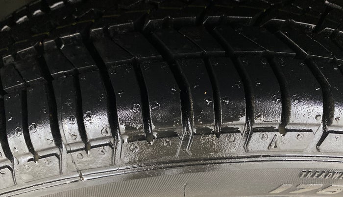 2018 Tata TIAGO NRG PETROL, Petrol, Manual, 1,17,010 km, Left Front Tyre Tread