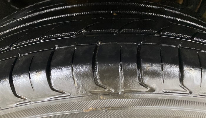 2018 Tata TIAGO NRG PETROL, Petrol, Manual, 1,17,010 km, Left Rear Tyre Tread