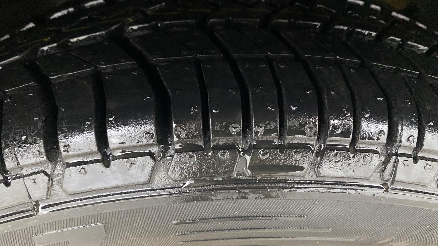 2018 Tata TIAGO NRG PETROL, Petrol, Manual, 1,17,010 km, Right Front Tyre Tread