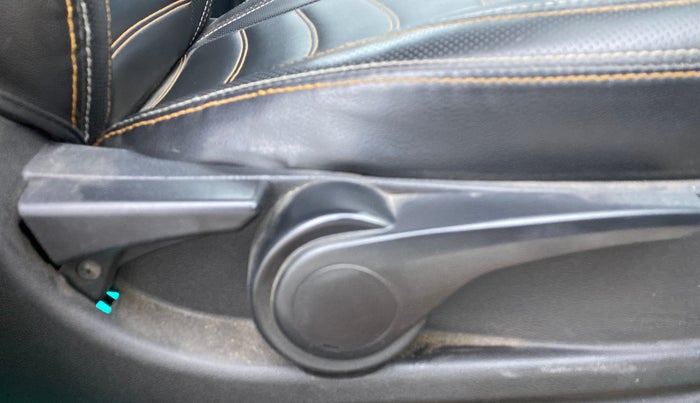 2018 Tata TIAGO NRG PETROL, Petrol, Manual, 1,17,010 km, Driver Side Adjustment Panel