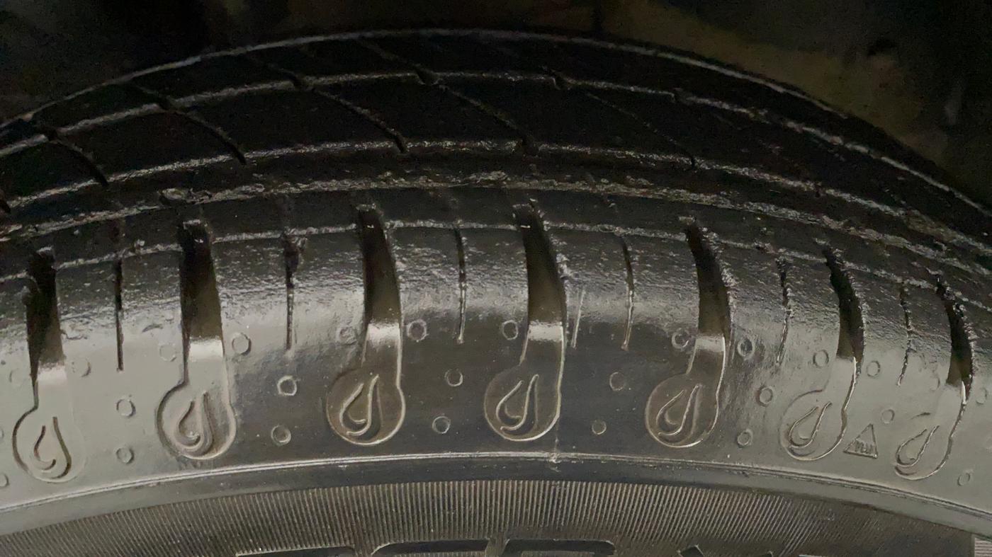 2020 Renault Kwid RXT 1.0 AMT (O), Petrol, Automatic, 26,167 km, Left Front Tyre Tread