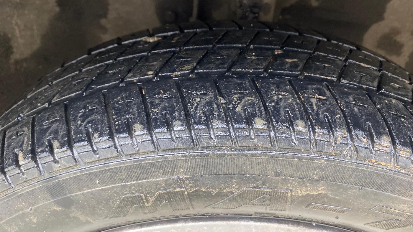 2017 Maruti Wagon R 1.0 VXI+ AMT, Petrol, Automatic, 23,569 km, Right Front Tyre Tread