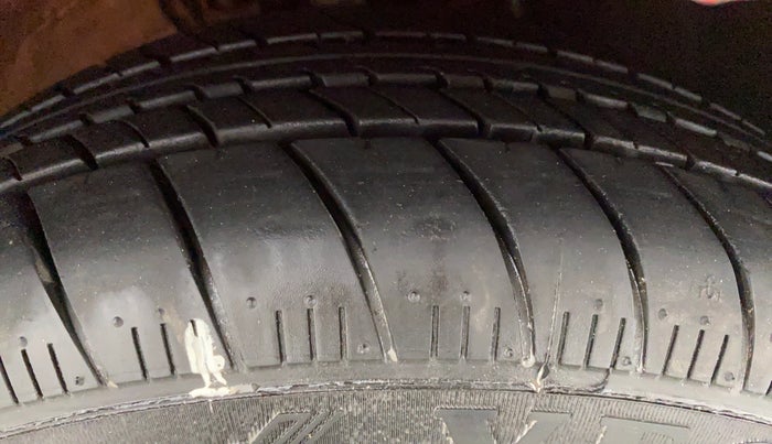 2014 Volkswagen Polo HIGHLINE1.2L PETROL, Petrol, Manual, 37,425 km, Right Front Tyre Tread