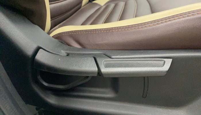 2022 Hyundai VENUE SX 1.0 (O) TURBO IMT, Petrol, Manual, 56,712 km, Driver Side Adjustment Panel