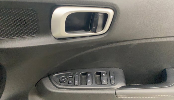 2022 Hyundai VENUE SX 1.0 (O) TURBO IMT, Petrol, Manual, 56,712 km, Driver Side Door Panels Control