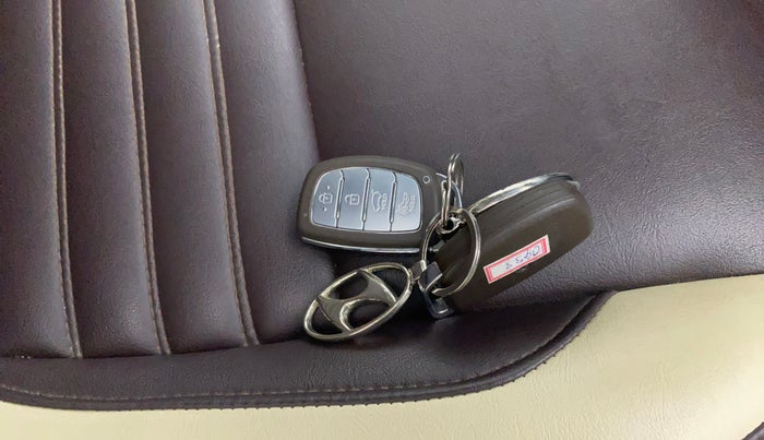 2022 Hyundai VENUE SX 1.0 (O) TURBO IMT, Petrol, Manual, 56,712 km, Key Close Up