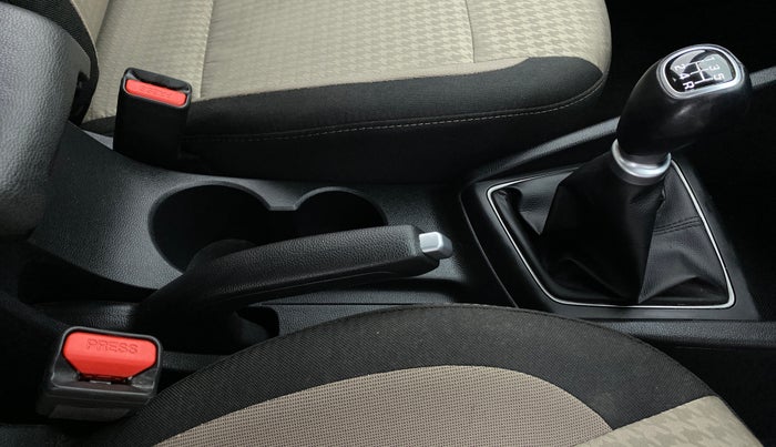 2019 Hyundai Elite i20 ASTA 1.2 (O), Petrol, Manual, 22,319 km, Gear Lever