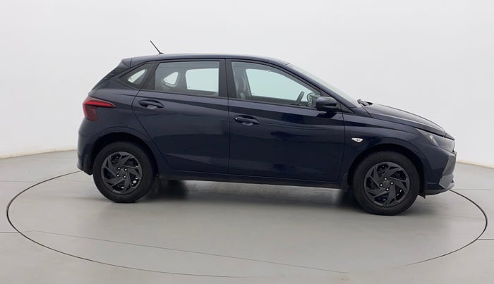 2022 Hyundai NEW I20 MAGNA 1.2 MT, Petrol, Manual, 32,881 km, Right Side View