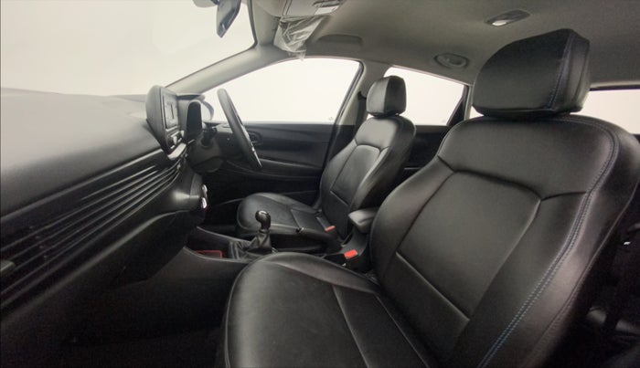 2022 Hyundai NEW I20 MAGNA 1.2 MT, Petrol, Manual, 32,881 km, Right Side Front Door Cabin