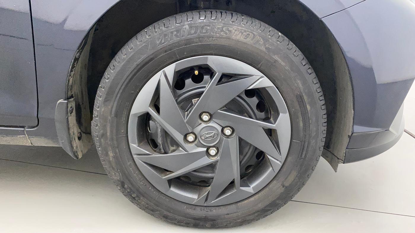 2022 Hyundai NEW I20 MAGNA 1.2 MT, Petrol, Manual, 32,881 km, Right Front Wheel