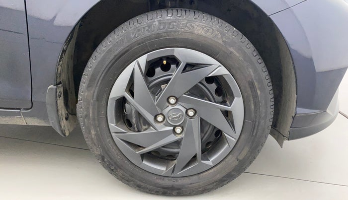 2022 Hyundai NEW I20 MAGNA 1.2 MT, Petrol, Manual, 32,881 km, Right Front Wheel