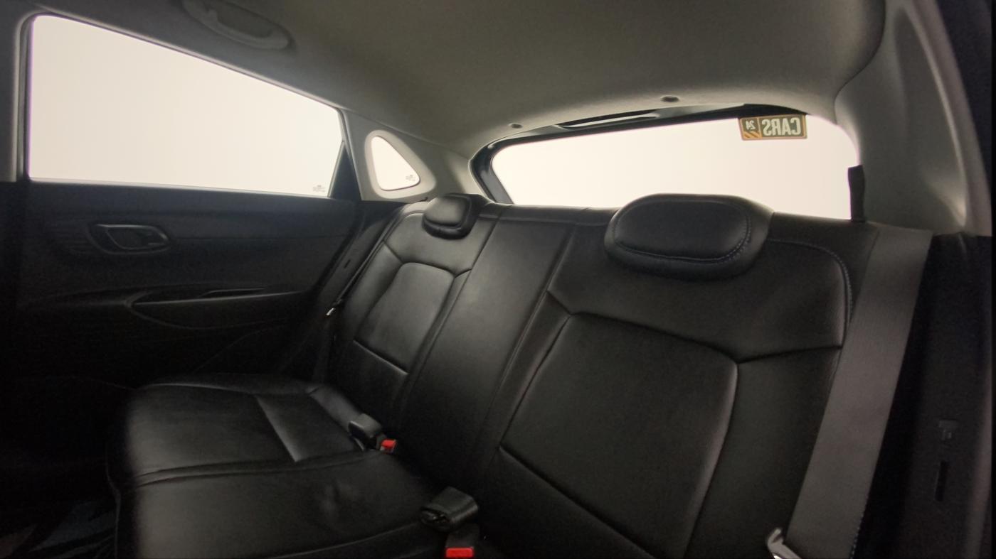 2022 Hyundai NEW I20 MAGNA 1.2 MT, Petrol, Manual, 32,881 km, Right Side Rear Door Cabin