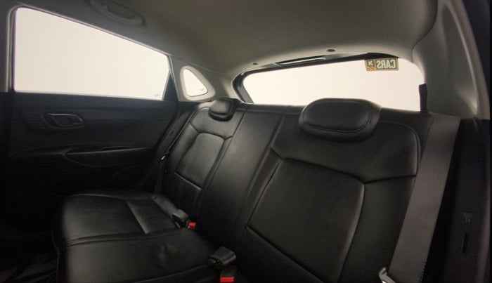 2022 Hyundai NEW I20 MAGNA 1.2 MT, Petrol, Manual, 32,881 km, Right Side Rear Door Cabin