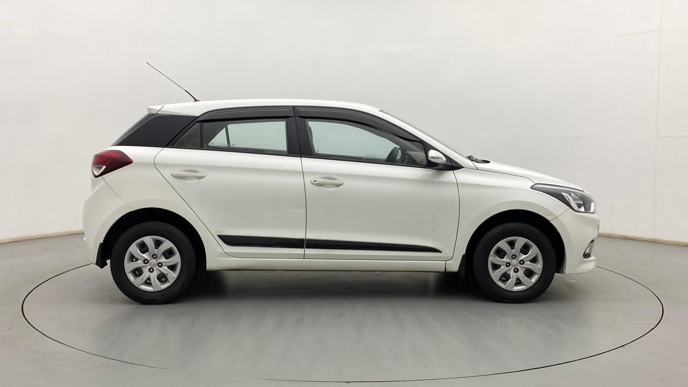 2016 Hyundai Elite i20 SPORTZ 1.2, Petrol, Manual, 74,062 km, Right Side View