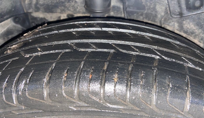 2021 Tata NEXON XMA SUNROOF PETROL, Petrol, Automatic, 87,909 km, Right Rear Tyre Tread