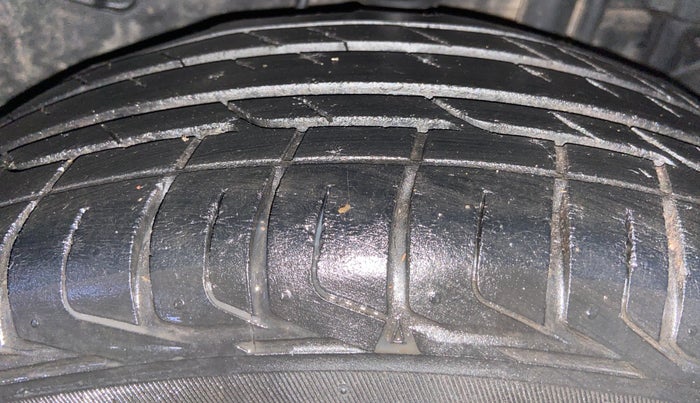 2021 Tata NEXON XMA SUNROOF PETROL, Petrol, Automatic, 87,909 km, Left Rear Tyre Tread