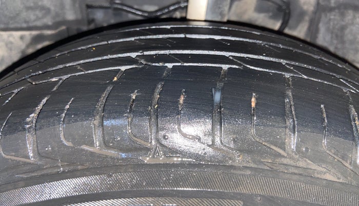 2021 Tata NEXON XMA SUNROOF PETROL, Petrol, Automatic, 87,909 km, Left Front Tyre Tread