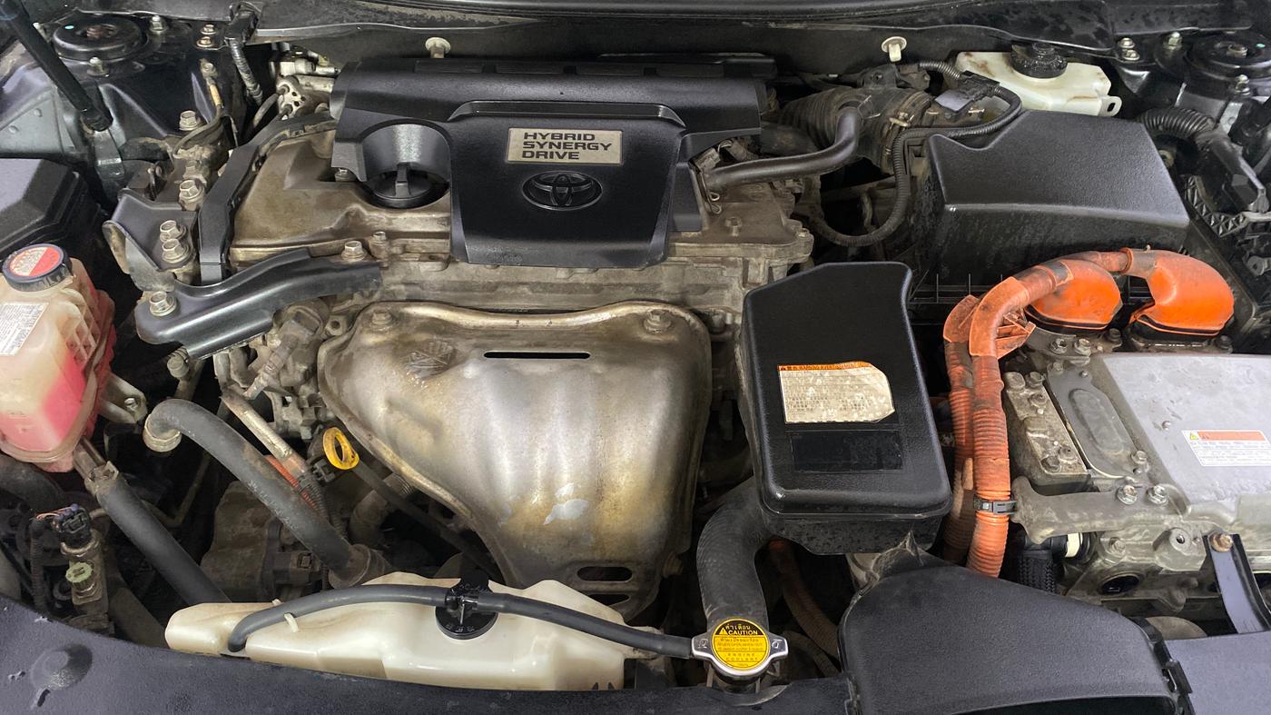 2016 Toyota Camry HYBRID, Hybrid, Automatic, 1,00,696 km, Engine View