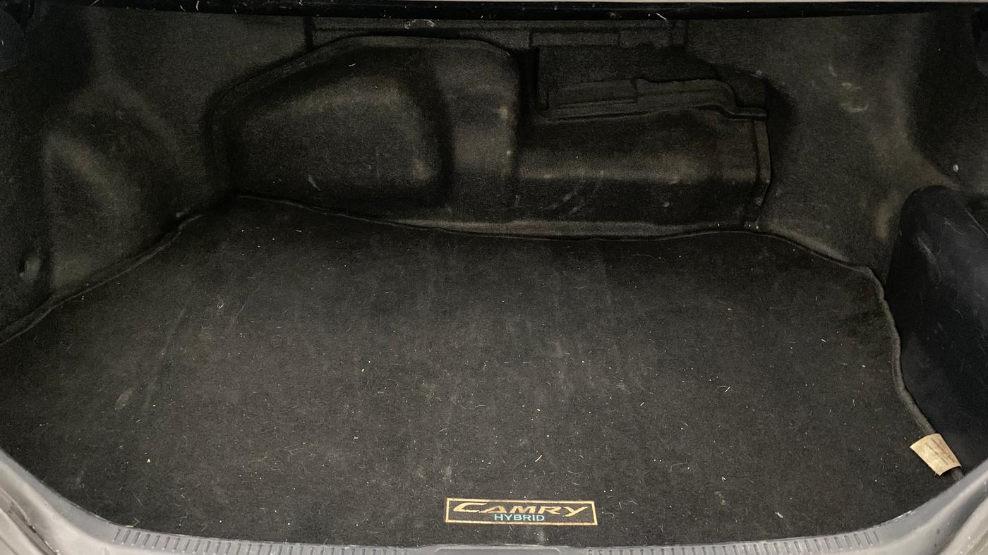 2016 Toyota Camry HYBRID, Hybrid, Automatic, 1,00,696 km, Boot Inside