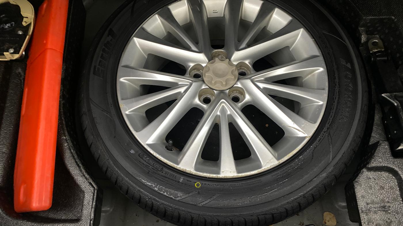 2016 Toyota Camry HYBRID, Hybrid, Automatic, 1,00,696 km, Spare Tyre