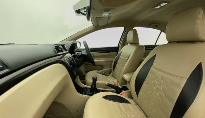 2015 Maruti Ciaz VXI, Petrol, Manual, 85,944 km, Right Side Front Door Cabin