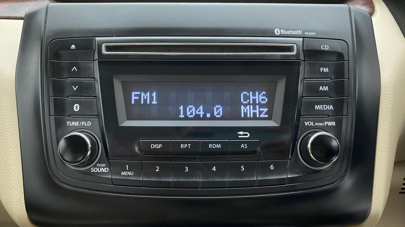 2017 Maruti Dzire VXI, Petrol, Manual, 38,584 km, Infotainment System