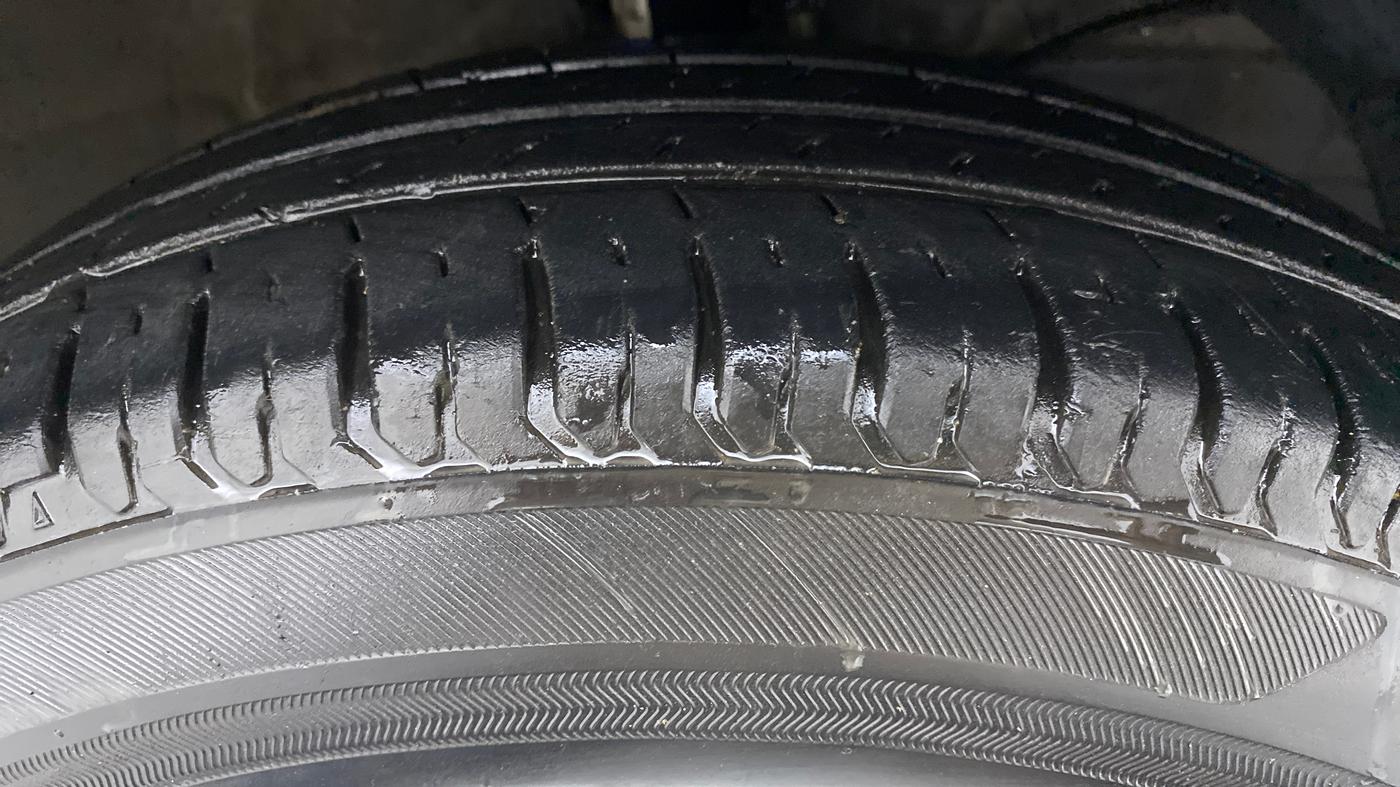 2017 Maruti Dzire VXI, Petrol, Manual, 38,584 km, Right Front Tyre Tread
