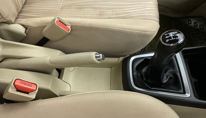 2017 Maruti Dzire VXI, Petrol, Manual, 38,584 km, Gear Lever