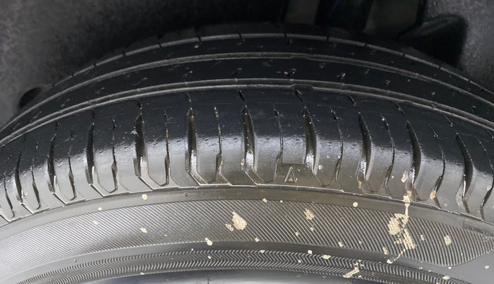 2017 Maruti Dzire VXI, Petrol, Manual, 38,584 km, Left Rear Tyre Tread