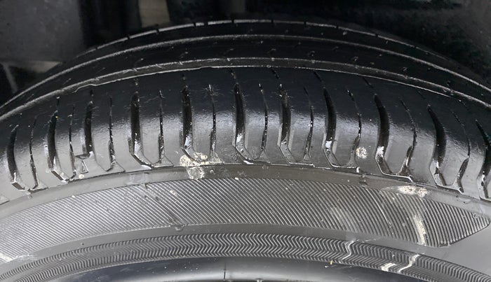 2017 Maruti Dzire VXI, Petrol, Manual, 38,584 km, Right Rear Tyre Tread