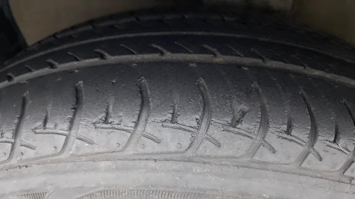 2018 Maruti Celerio VXI AMT, Petrol, Automatic, 31,411 km, Left Front Tyre Tread