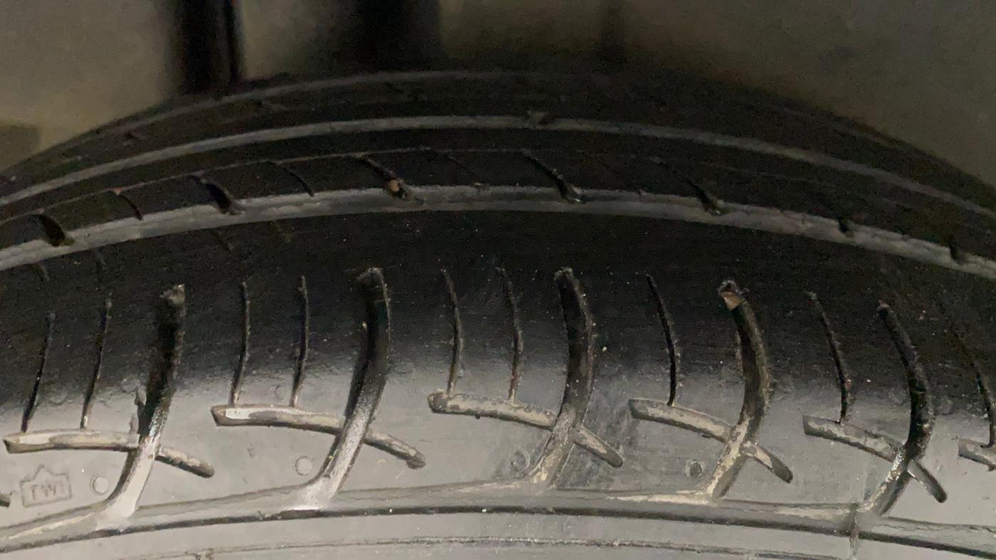 2019 Maruti Ciaz DELTA 1.5 SHVS MT PETROL, Petrol, Manual, 37,707 km, Right Rear Tyre Tread