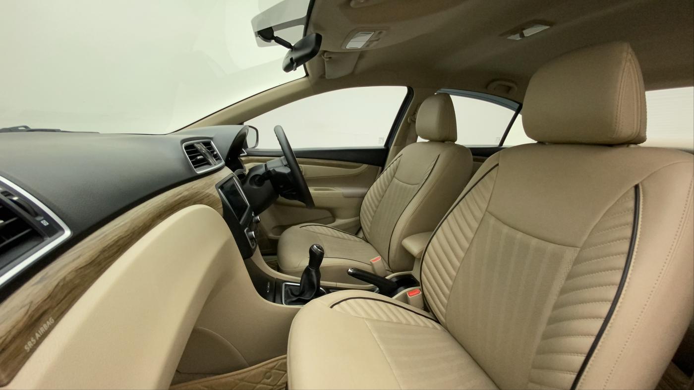 2019 Maruti Ciaz DELTA 1.5 SHVS MT PETROL, Petrol, Manual, 37,707 km, Right Side Front Door Cabin