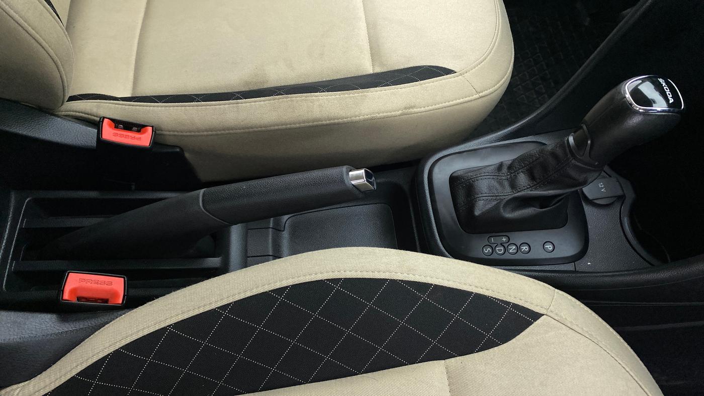 2020 Skoda Rapid 1.0 AMBITION TSI AT, Petrol, Automatic, 38,623 km, Gear Lever