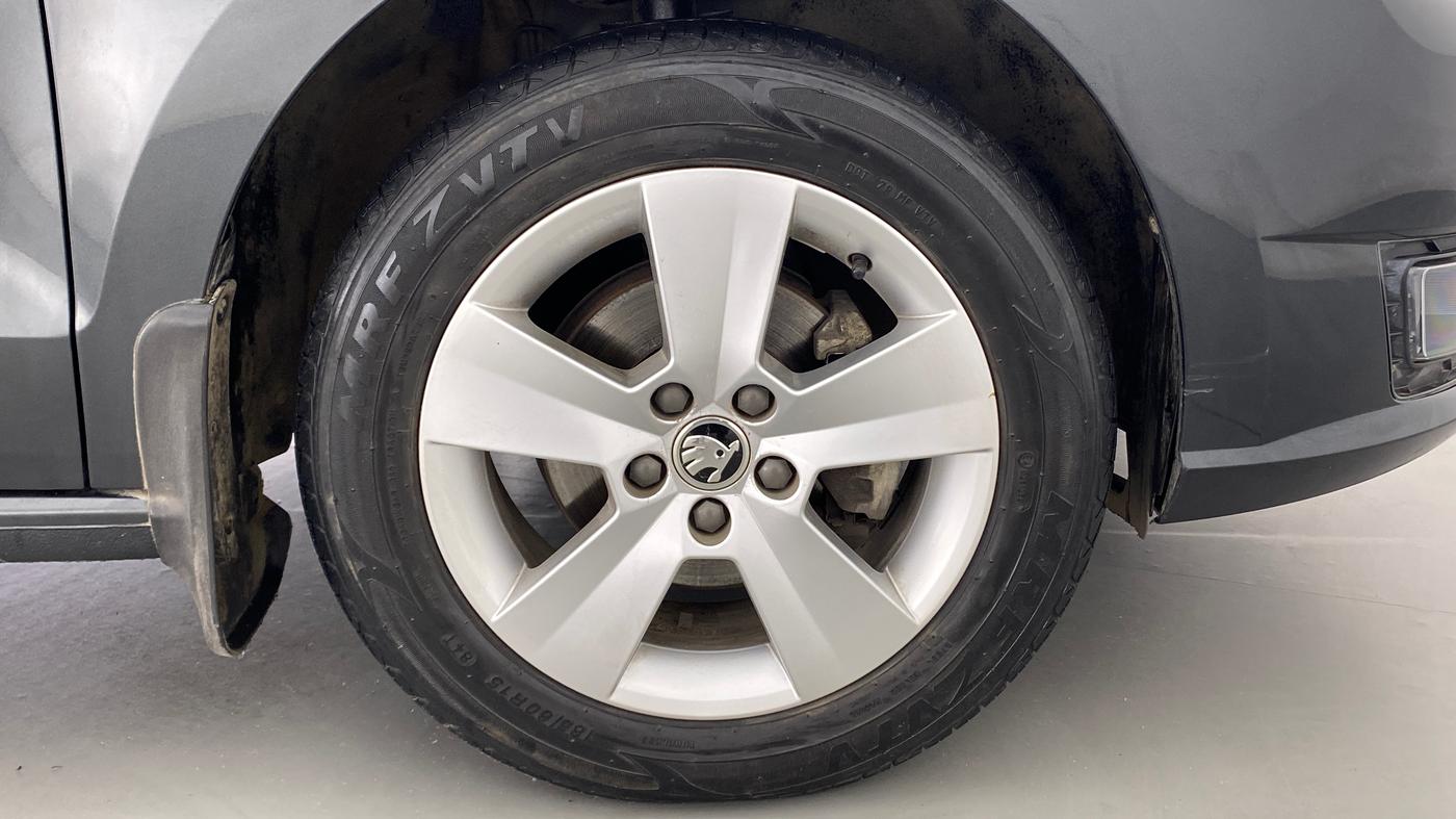 2020 Skoda Rapid 1.0 AMBITION TSI AT, Petrol, Automatic, 38,623 km, Right Front Wheel