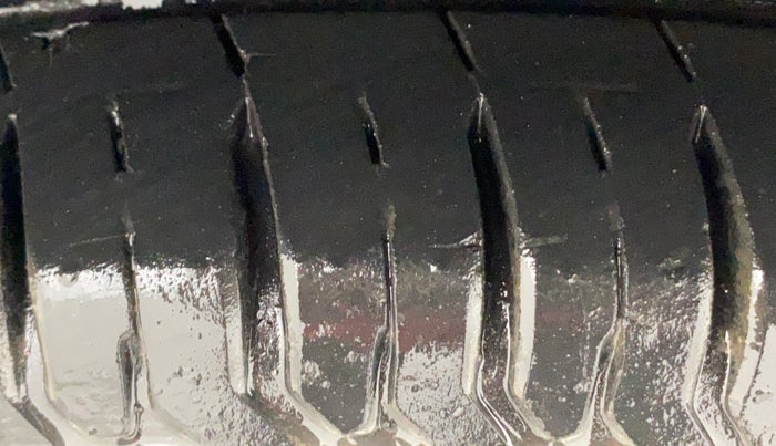 2019 Maruti Swift VXI, Petrol, Manual, 18,641 km, Left Front Tyre Tread