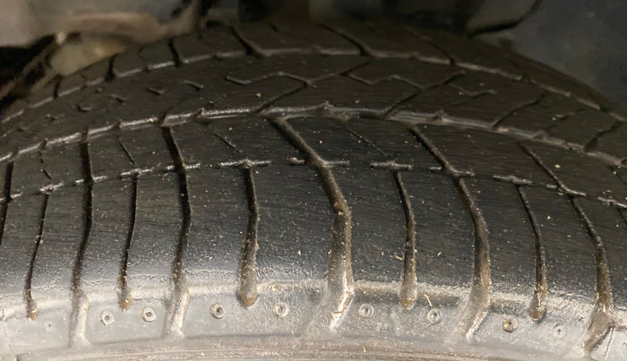 2016 Tata Tiago XZ 1.2 REVOTRON, Petrol, Manual, 65,072 km, Left Front Tyre Tread
