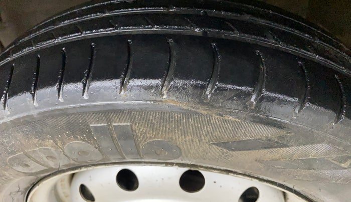 2018 Maruti Wagon R 1.0 LXI CNG, CNG, Manual, 1,10,864 km, Left Front Tyre Tread