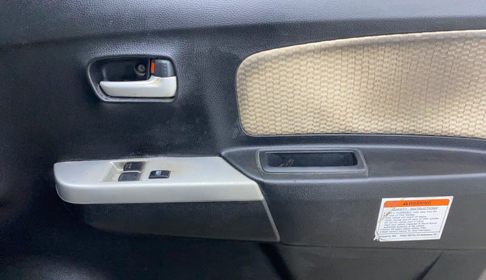 2018 Maruti Wagon R 1.0 LXI CNG, CNG, Manual, 1,10,864 km, Driver Side Door Panels Control